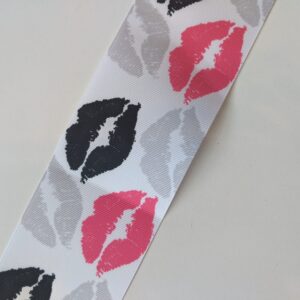 3" Lips